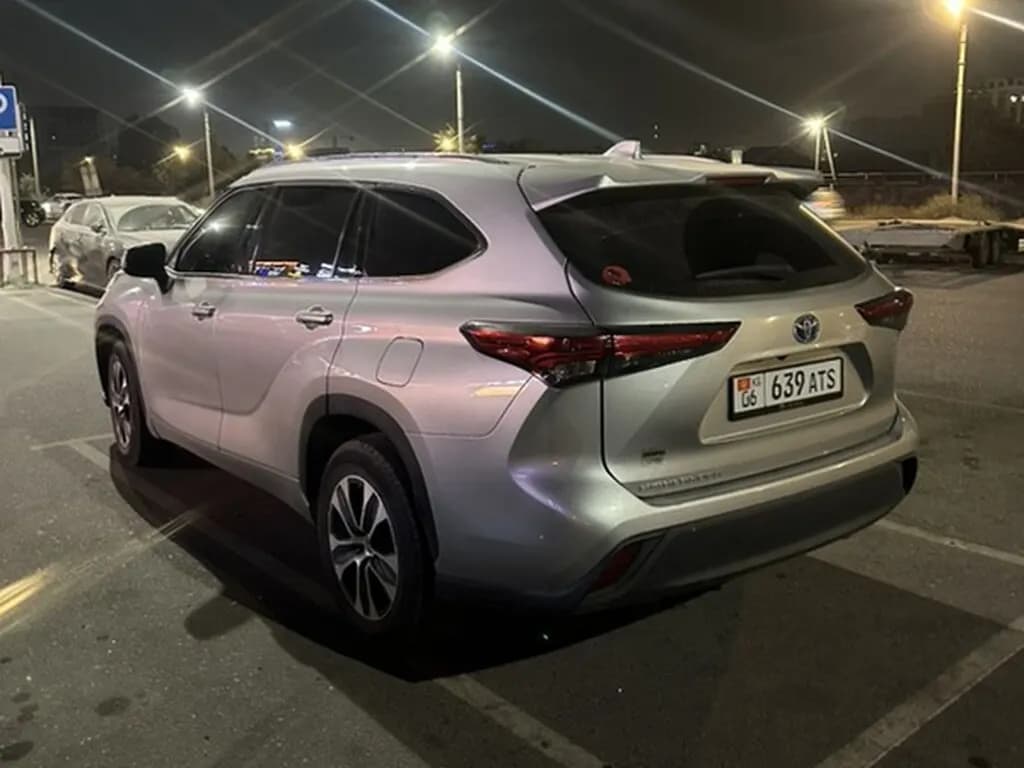 Toyota Highlander, 2021, Unknown
