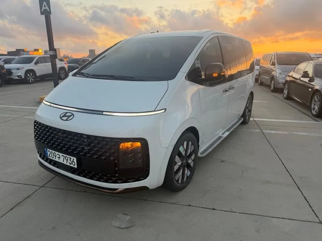 Hyundai Staria, 2023, Unknown
