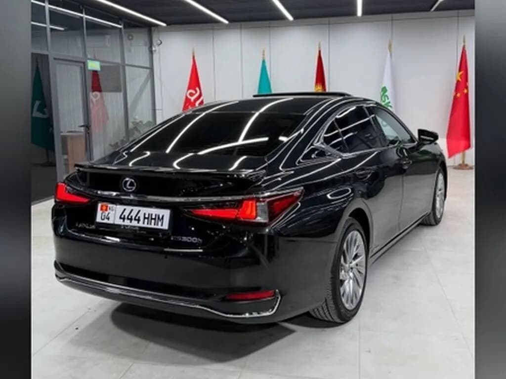 Lexus ES, 2020