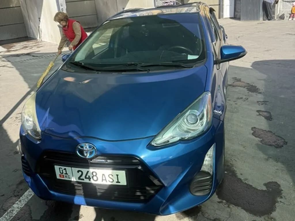 Toyota Prius c, 2016, Бишкек