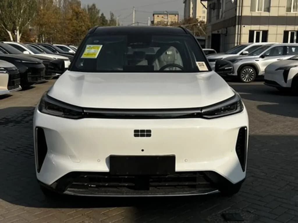 Geely Emgrand L, 2026