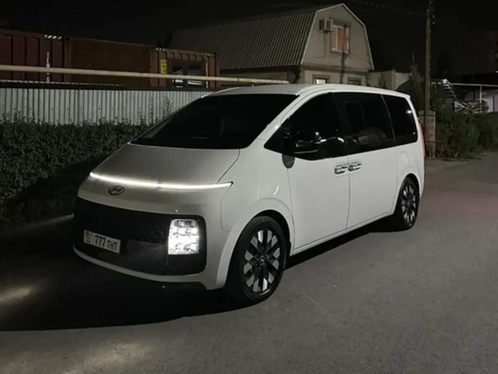 Hyundai Staria, 2023, Unknown