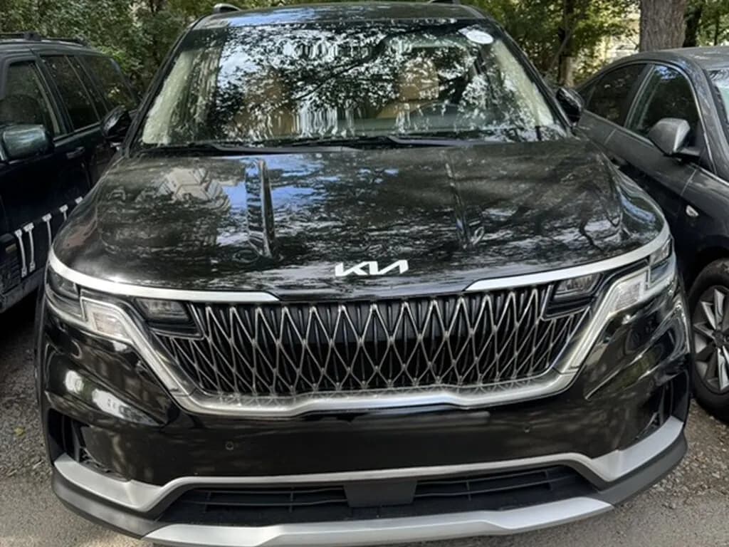 Kia Carnival, 2023, Бишкек