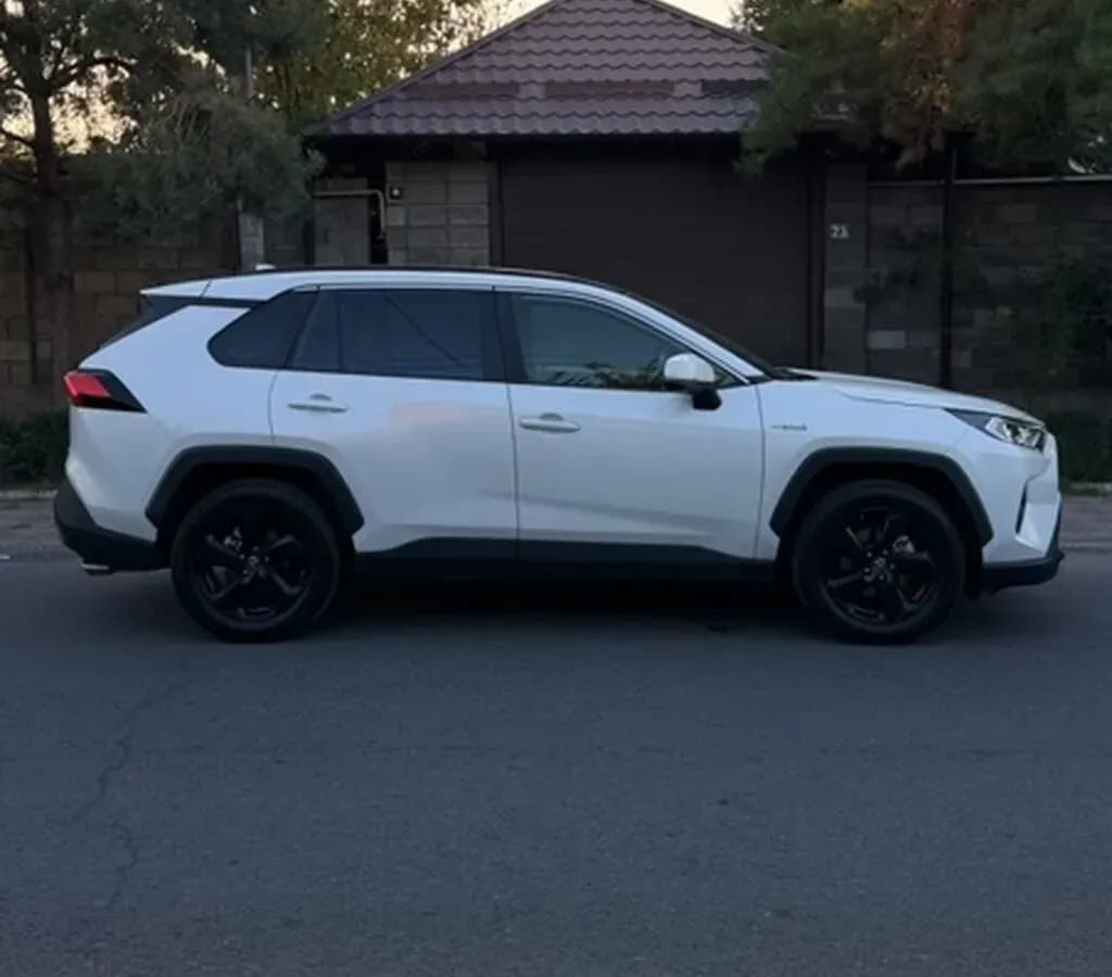 Toyota RAV4, 2021, Unknown