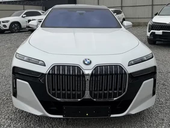 BMW 7 серии, 2025, Бишкек