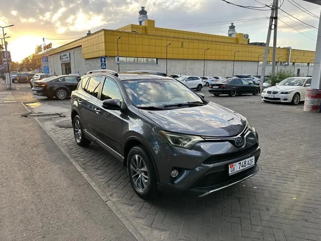 Toyota RAV4, 2017, Бишкек