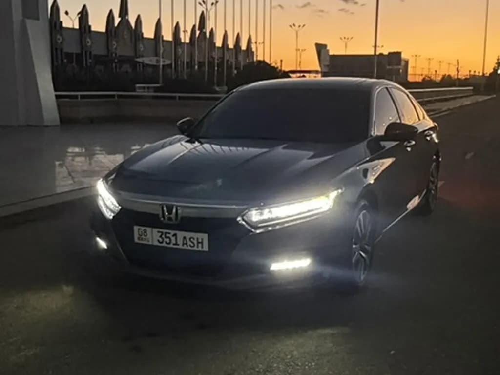 Honda Accord, 2018, с. Бостери
