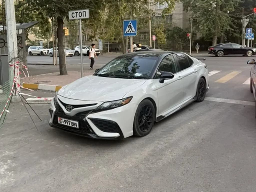 Toyota Camry, 2021, Unknown