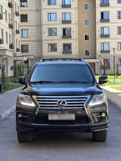 Lexus LX