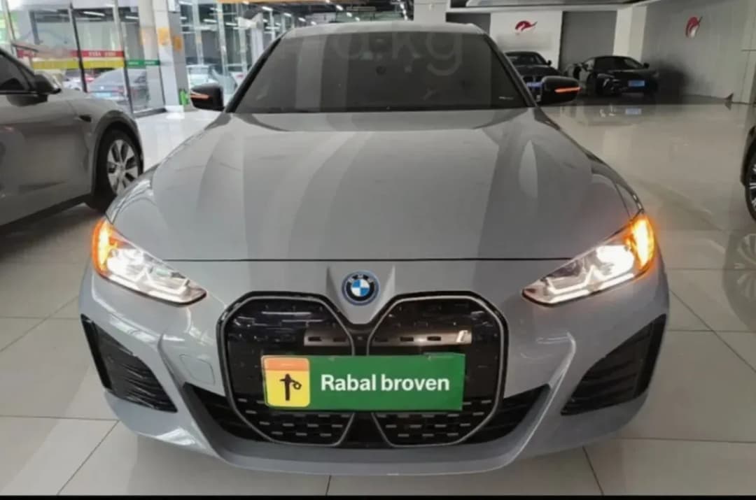 BMW i4, 2022, Китай