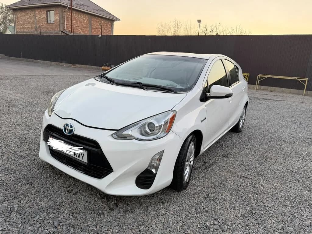 Toyota Prius c, 2016, Бишкек