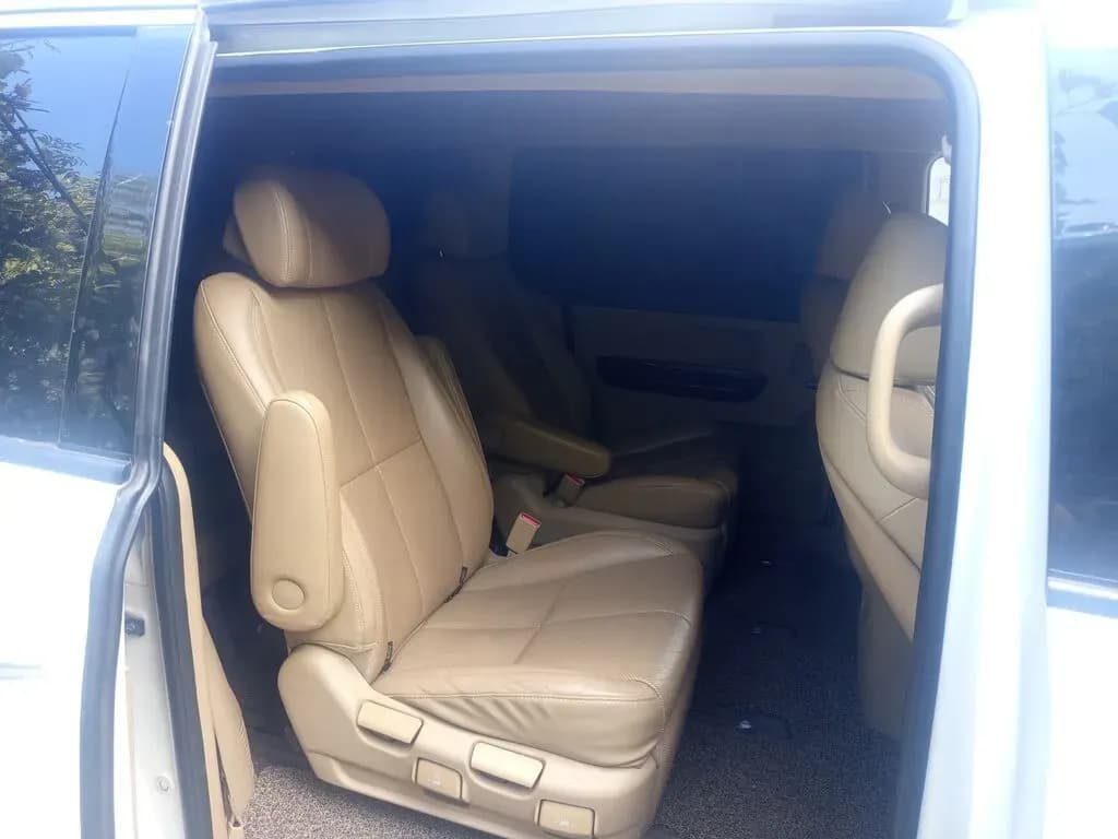 Kia Carnival, 2018, Unknown