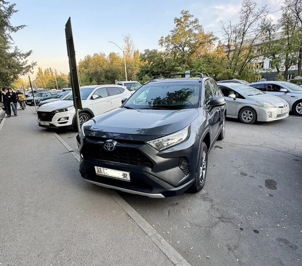 Toyota RAV4, 2019, Бишкек