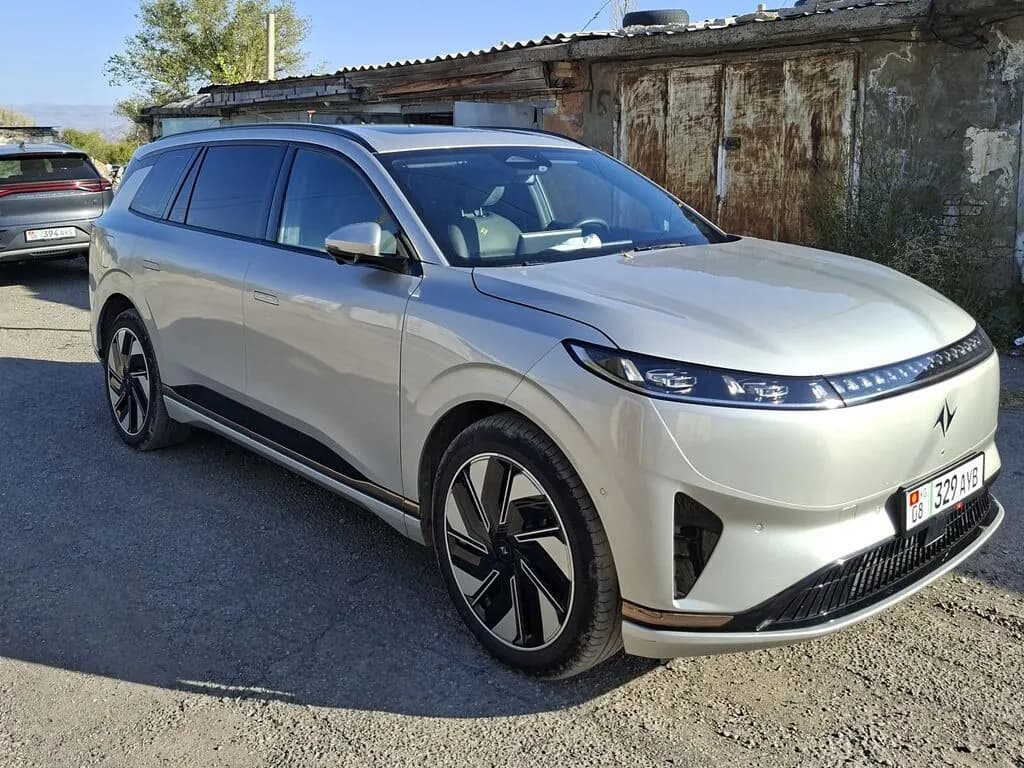 Dongfeng eπ 008, 2024, Unknown