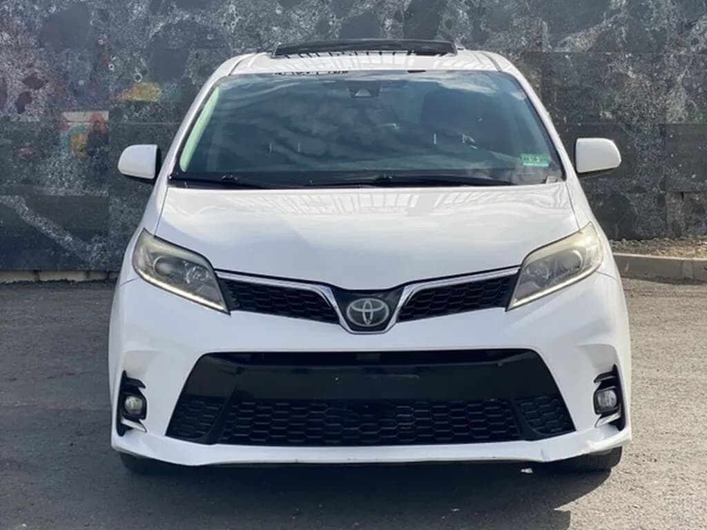 Toyota Sienna, 2018, Бишкек