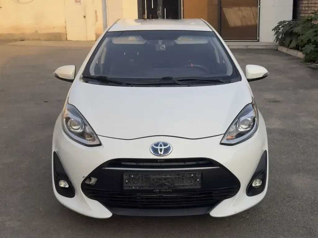 Toyota Prius c, 2019, Манас