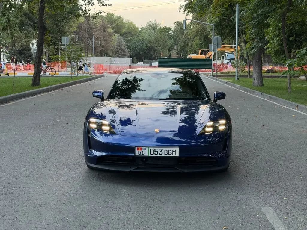 Porsche Taycan, 2021, Unknown