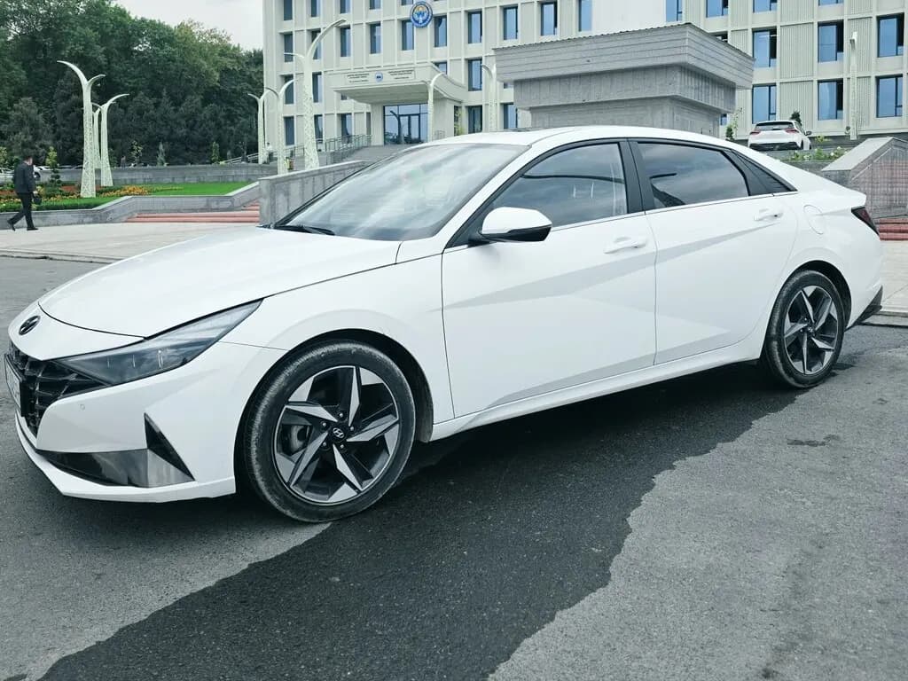 Hyundai Avante, 2023, Ош