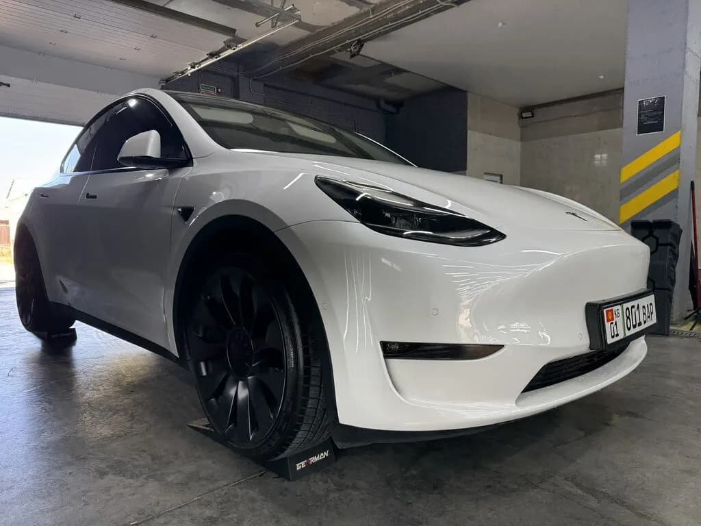 Tesla Model Y, 2021