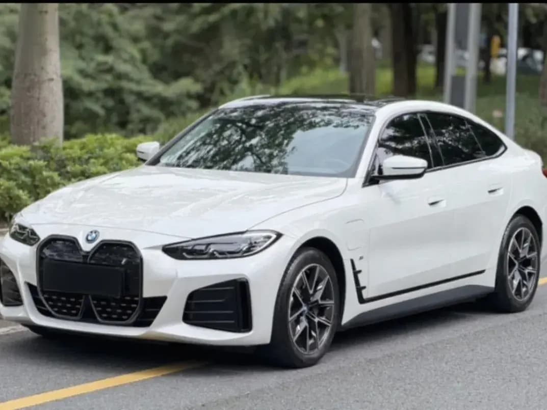 BMW i4, 2023, Китай