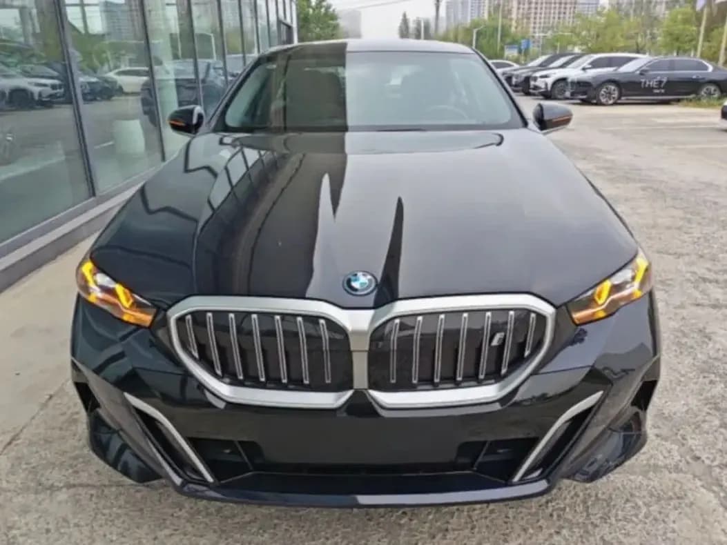 BMW i5, 2025, Китай