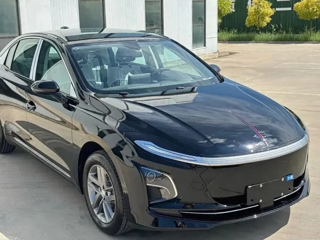 Hongqi E-QM5, 2025, Бишкек