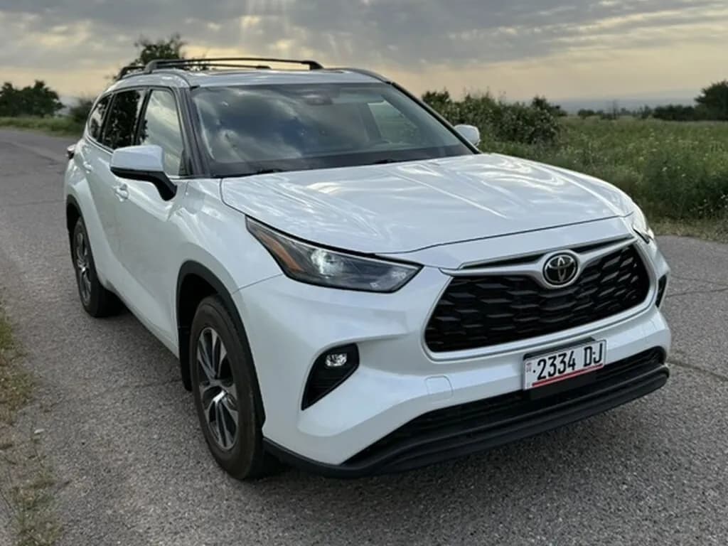 Toyota Highlander, 2022, Токмок