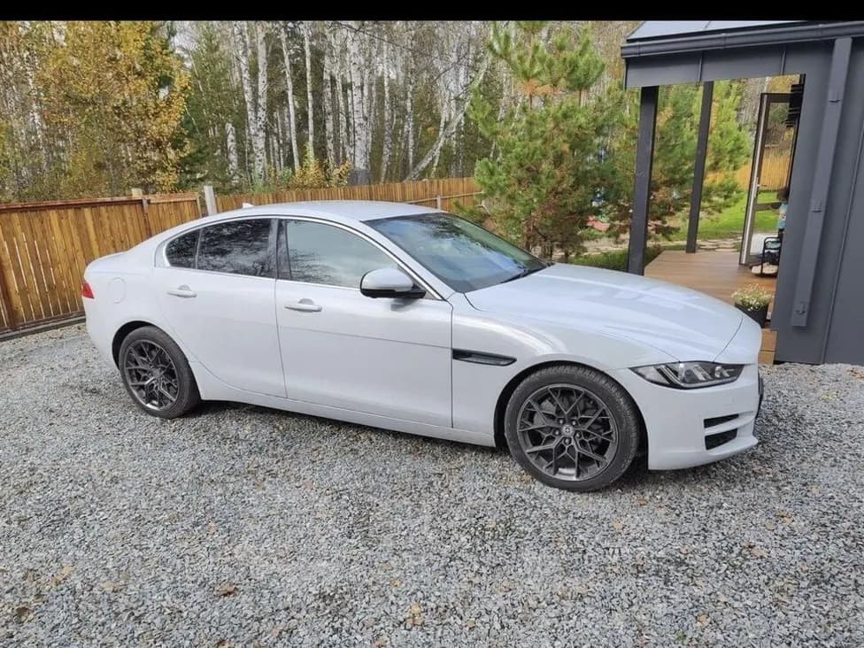 Jaguar XE, 2017, Unknown