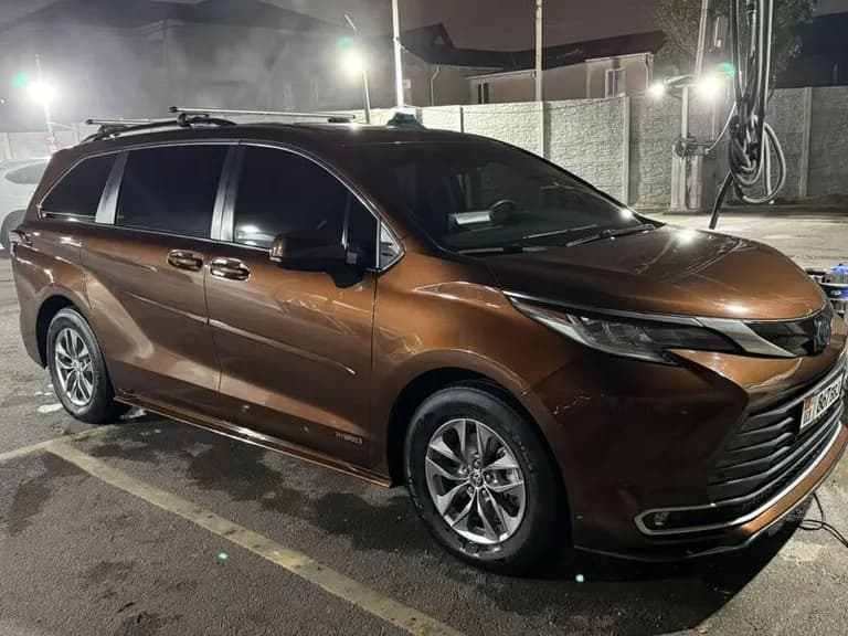 Toyota Sienna, 2021, Unknown