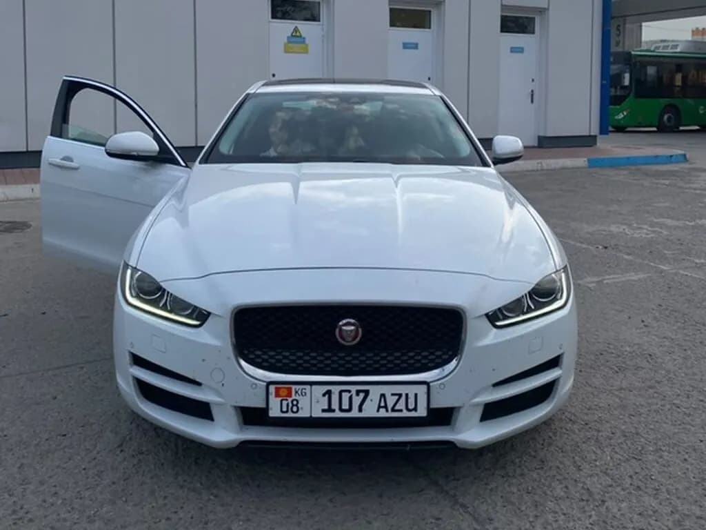Jaguar XE, 2018