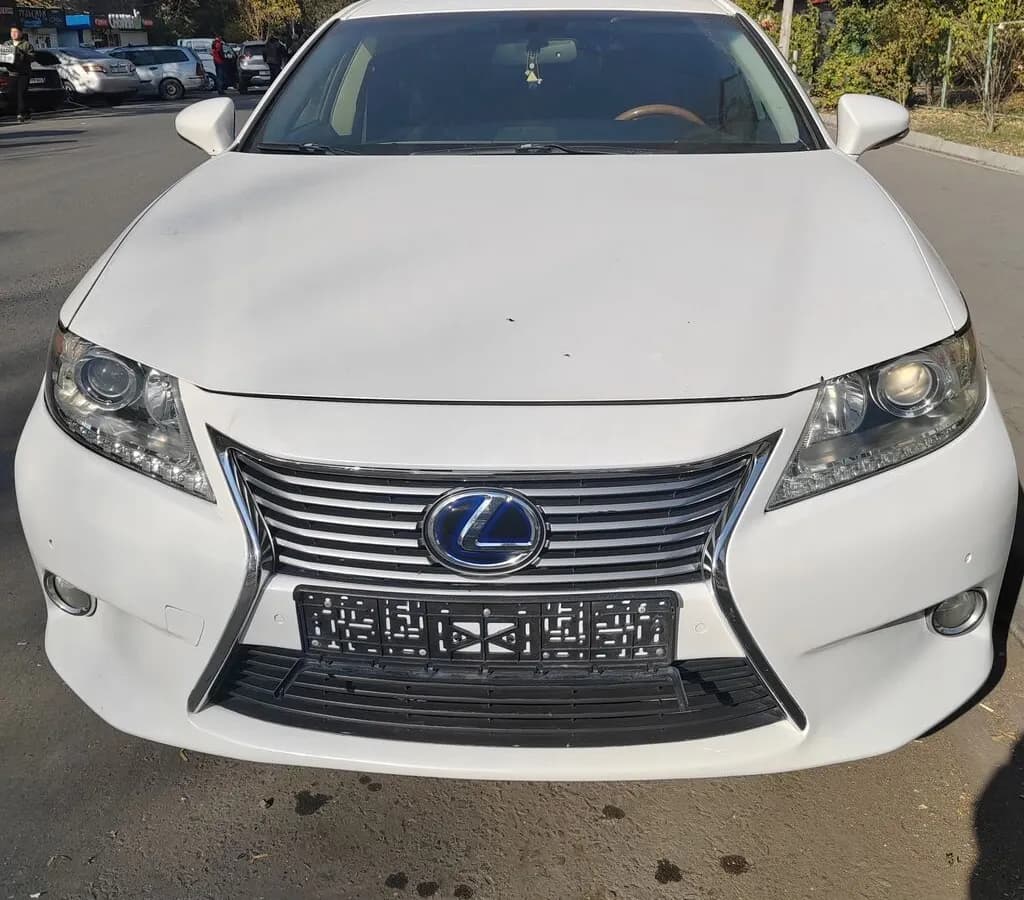 Lexus ES, 2015