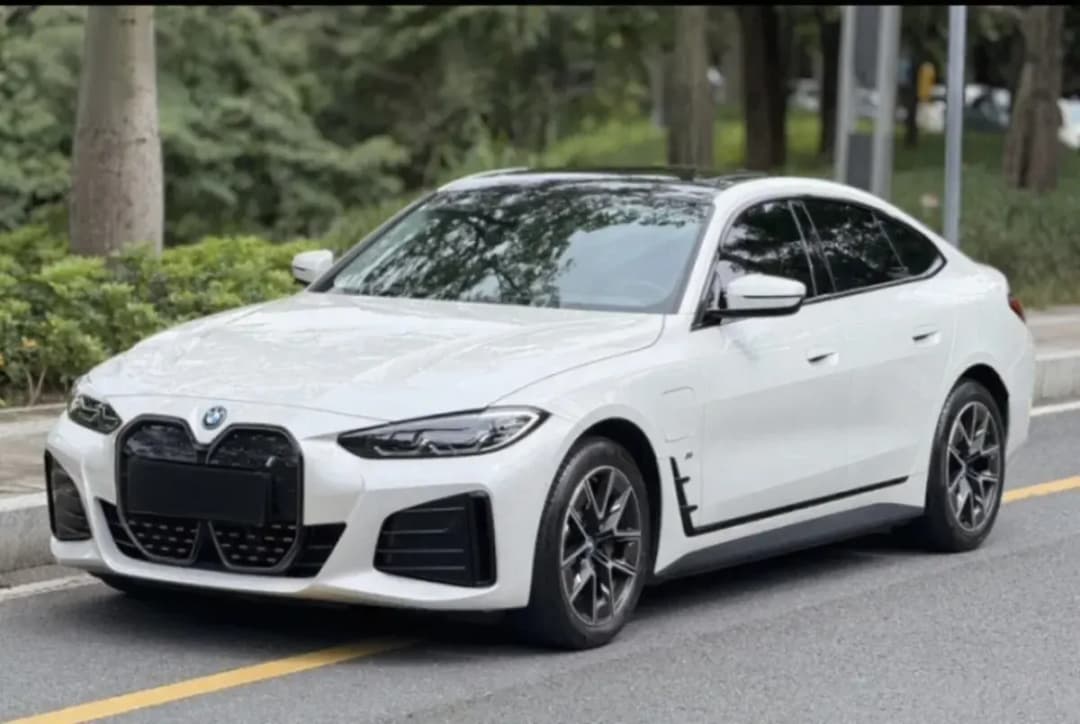 BMW i4, 2023, Китай