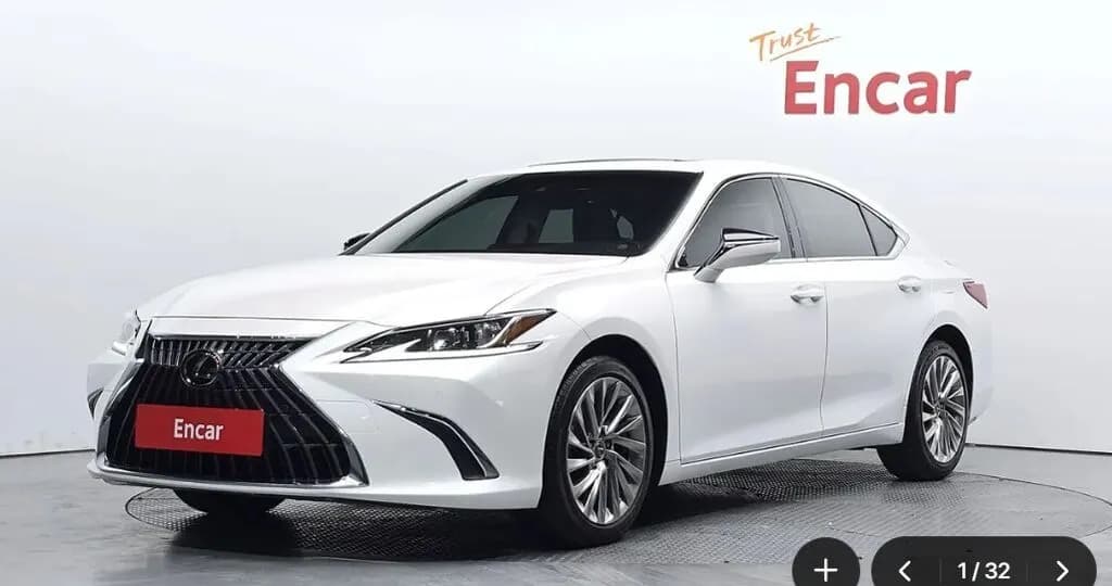 Lexus ES, 2022