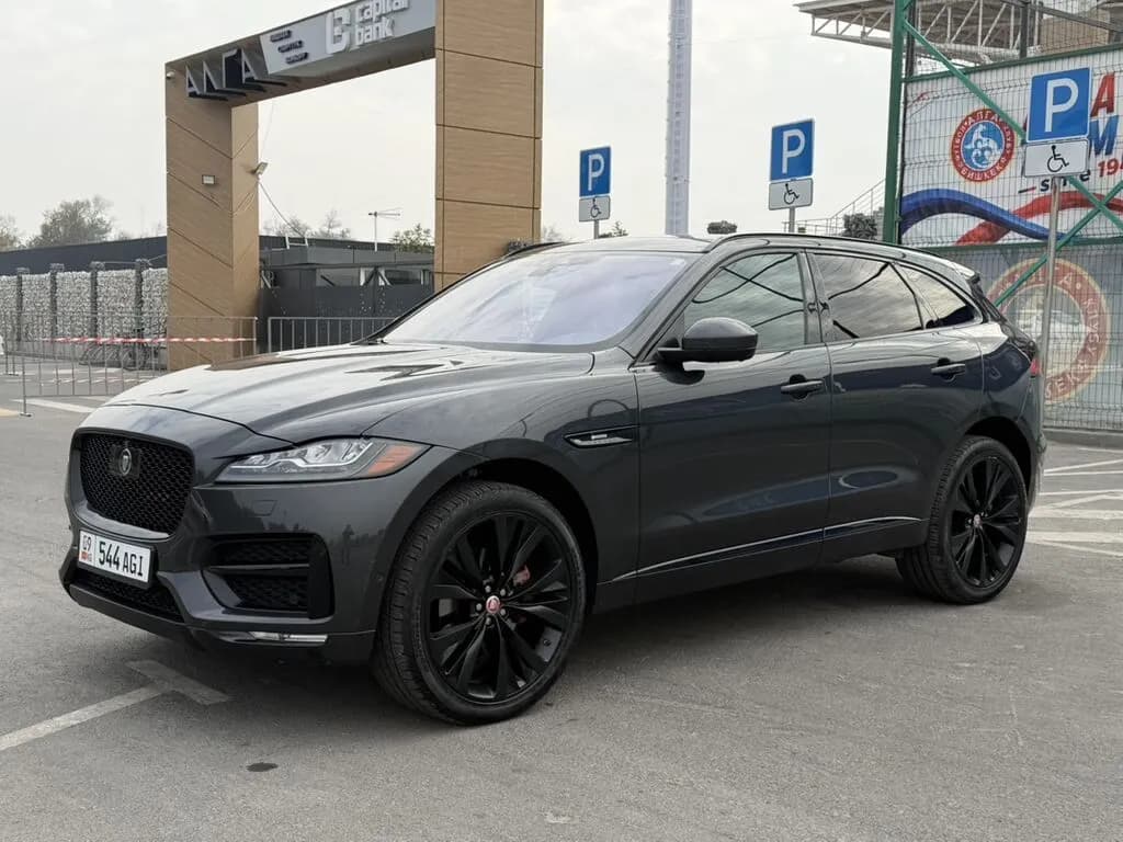 Jaguar F-Pace, 2017