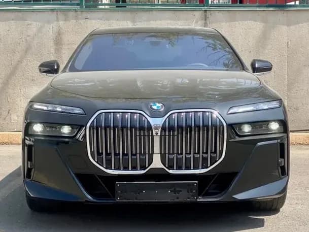 BMW 7 серии, 2025, Бишкек