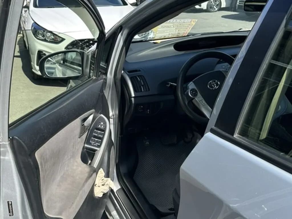 Toyota Prius, 2015, Ош