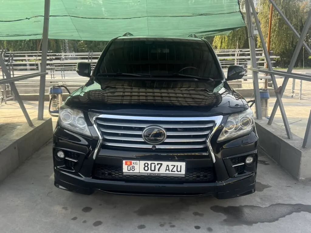 Lexus LX, 2015