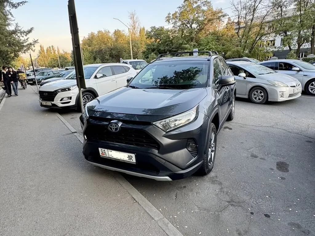 Toyota RAV4, 2019, Бишкек
