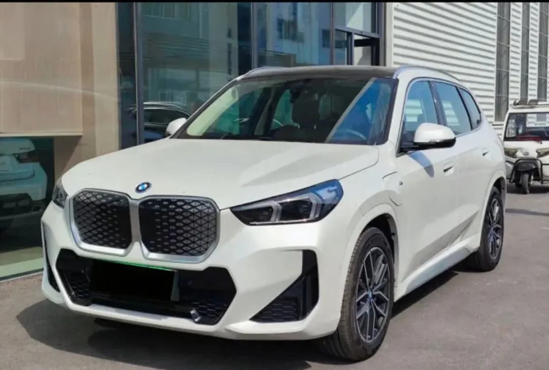 BMW iX1, 2023, Китай