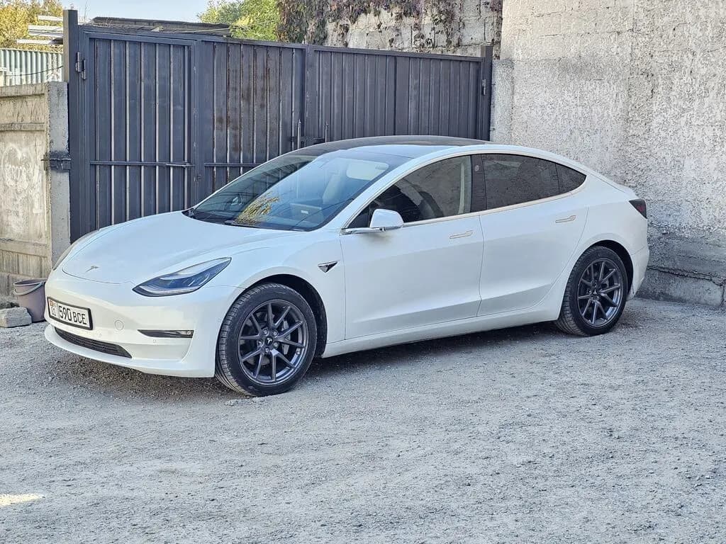 Tesla Model 3, 2020, Бишкек
