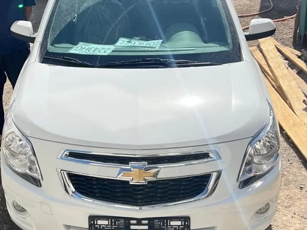 Chevrolet Cobalt, 2026, Unknown