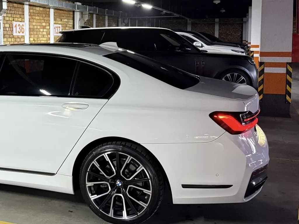 BMW 7 серии, 2022, с. Лебединовка