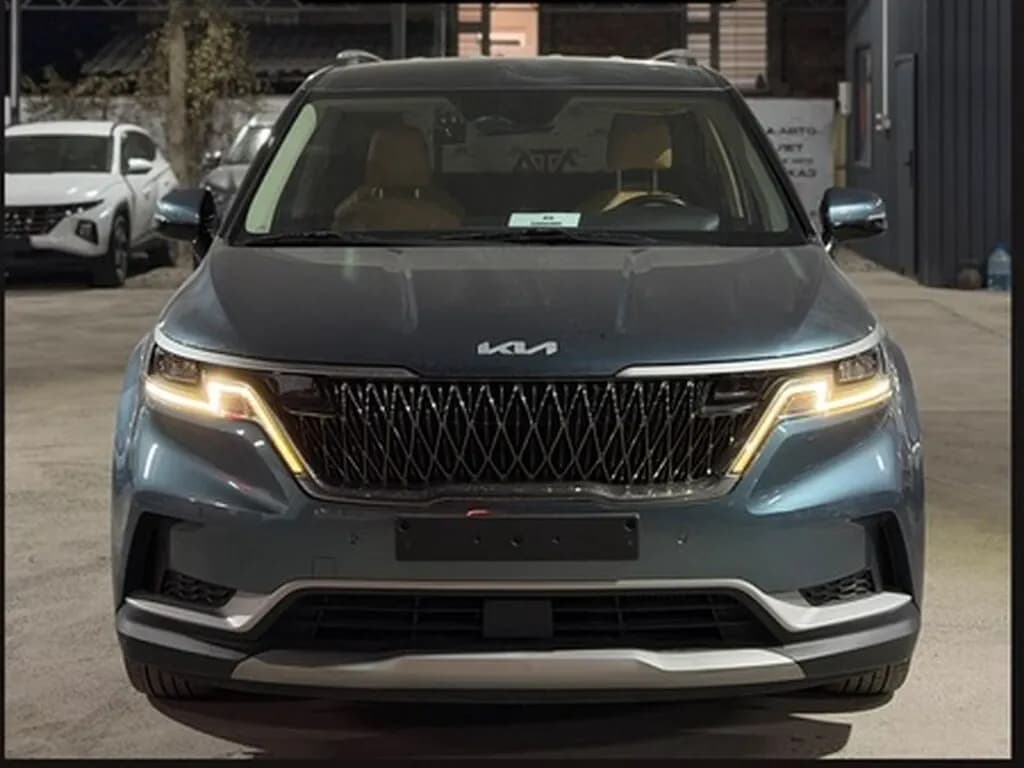 Kia Carnival, 2022, Бишкек