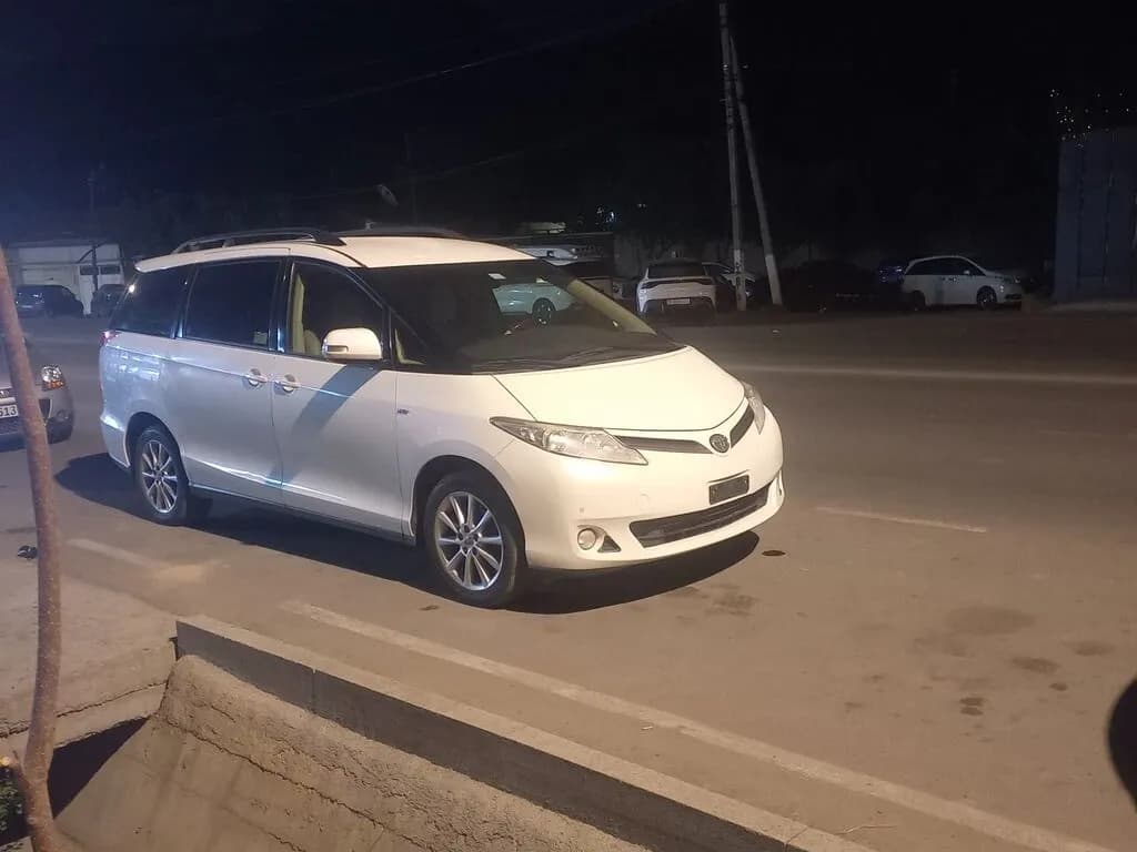 Toyota Previa, 2019, Кербен