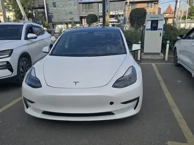 Tesla Model 3, 2022, Ош