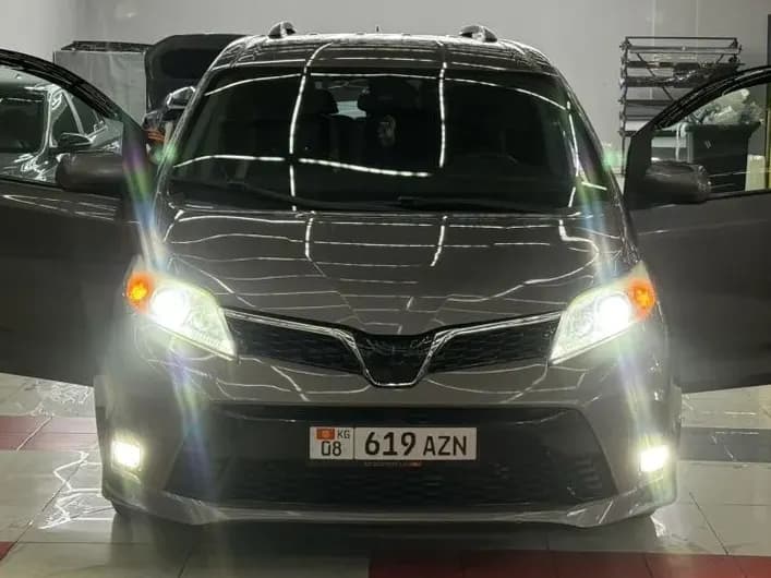 Toyota Sienna, 2019, Unknown