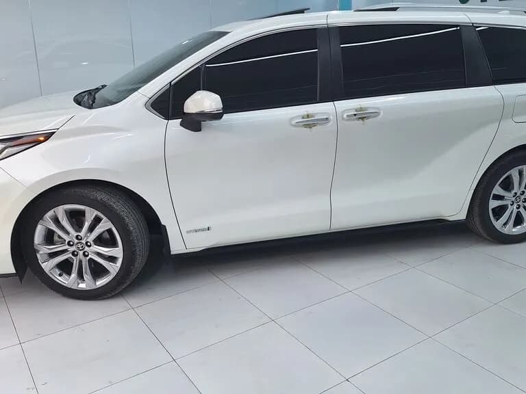 Toyota Sienna, 2021, Unknown