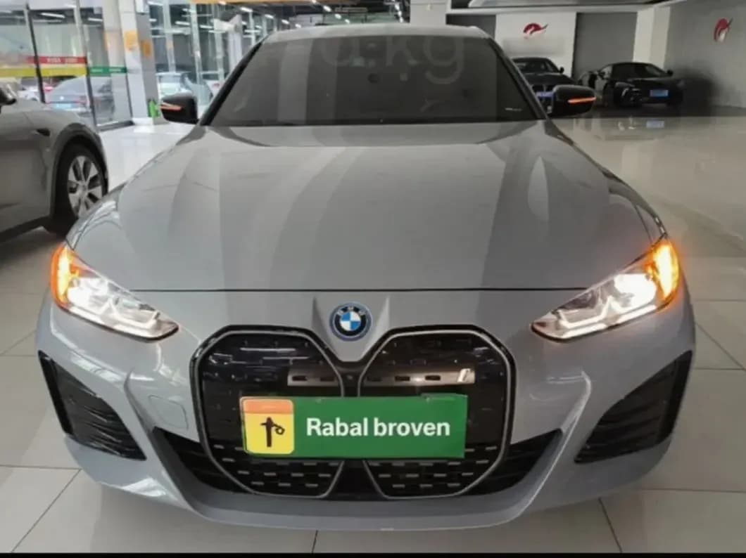 BMW i4, 2022, Китай