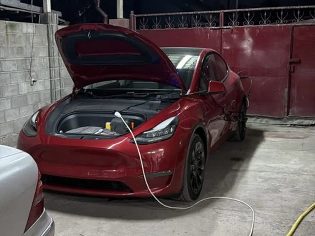 Tesla Model Y, 2020, Манас