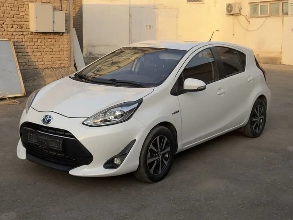 Toyota Prius c, 2019, Бишкек